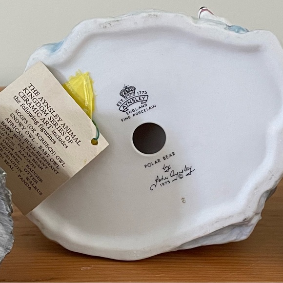 Vintage 1970s John Aynsley Polar Bear Porcelain Figure - Picture 5 of 5